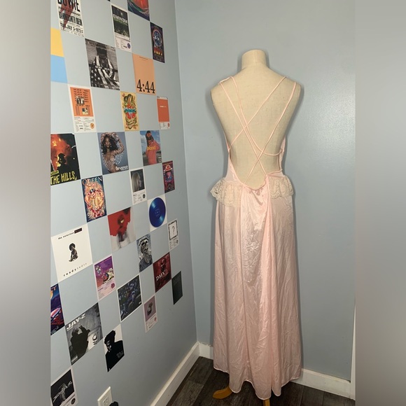 Vintage Lace Peplum Nightgown - Picture 8 of 9